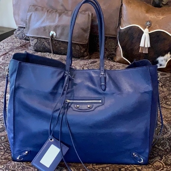 Balenciaga Handbags - 🎄Christmas Sale🎄Balenciaga Leather Papier Tote